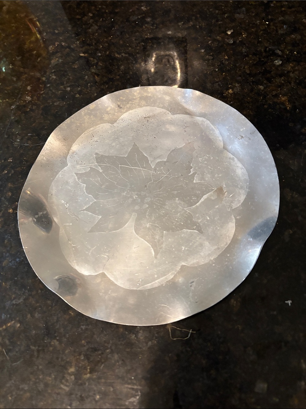 Decorative Frosted Aluminum Leaf Tray